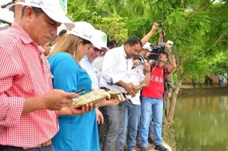 Recuperación: Los asistentes liberaron varias galapas al humedal del La Madre Vieja en Arauca.